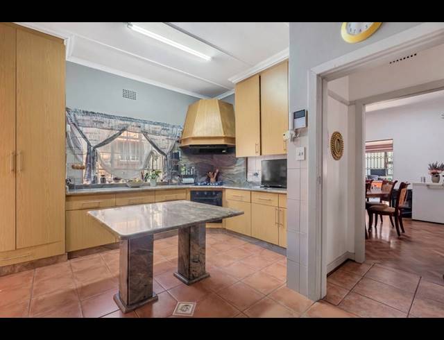 4 BEDROOM HOUSE FOR SALE IN GREENSIDE